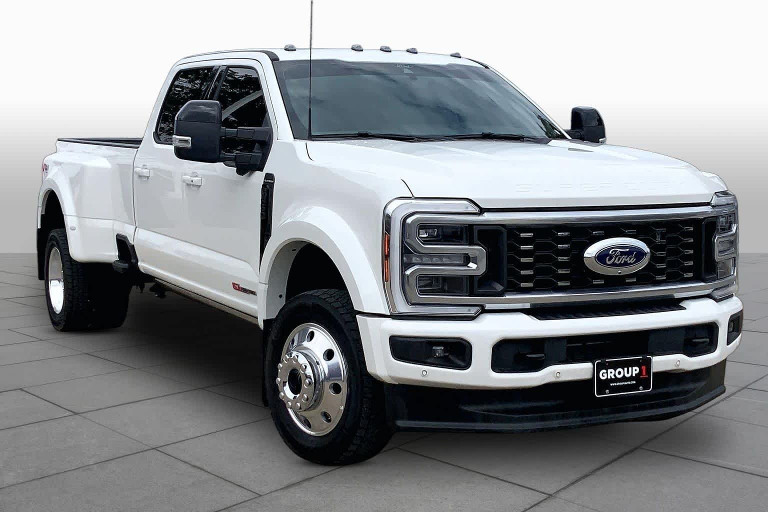 Used 2025 Star White Ford Platinum image 3
