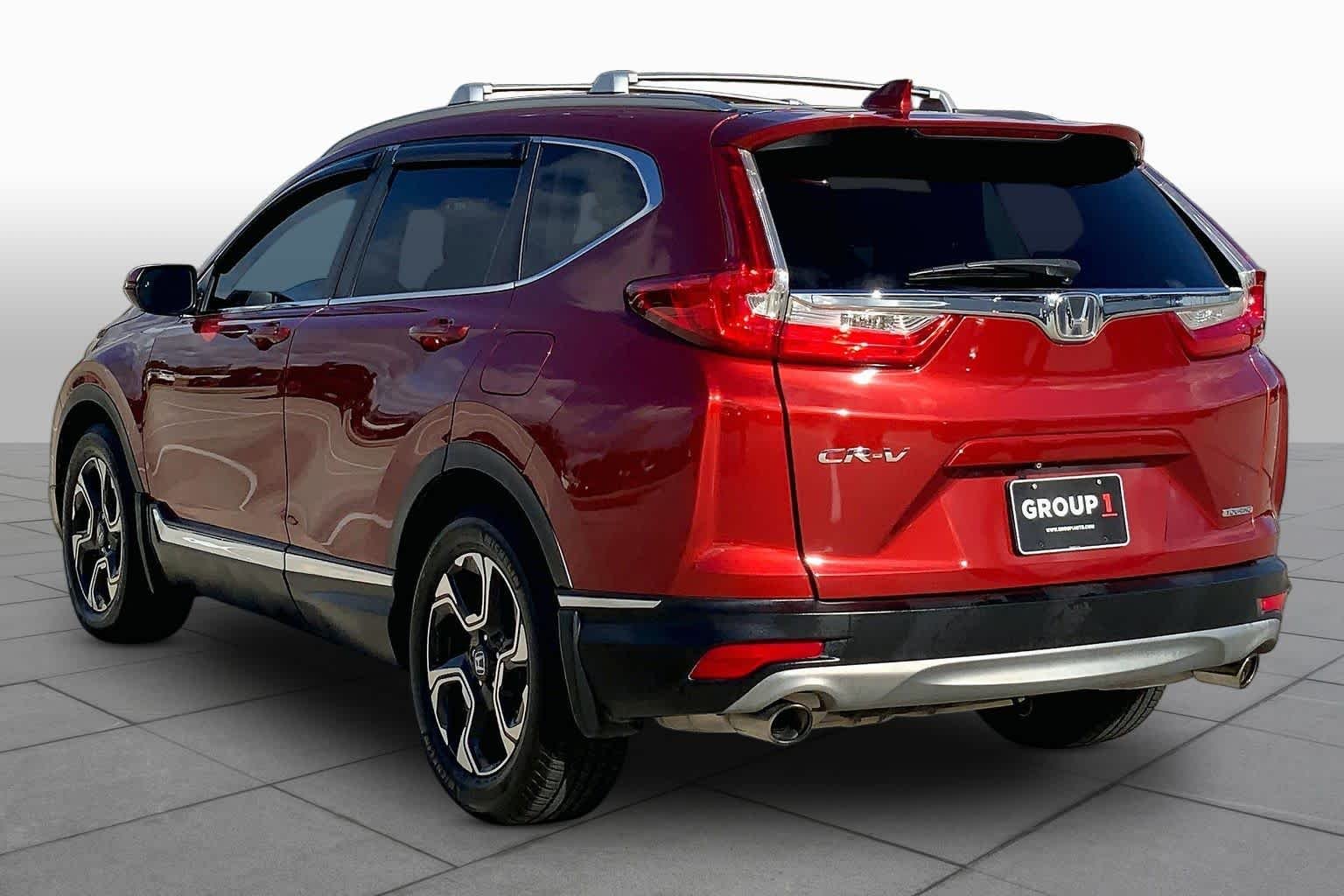 Used 2018 Basque Red Pearl II Honda Touring image 12