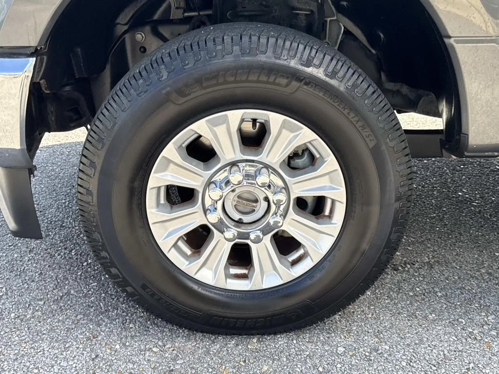 Certified Used 2020 Magnetic Metallic Ford XLT image 4