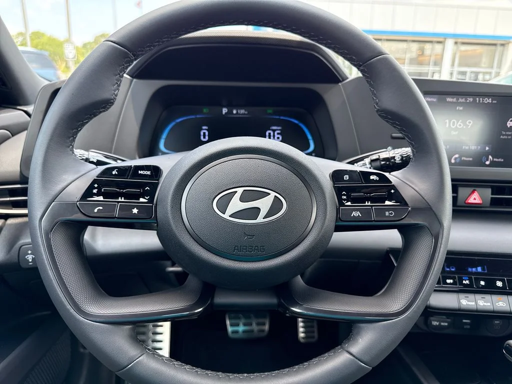 Used 2026 Black Hyundai SEL Sport image 14