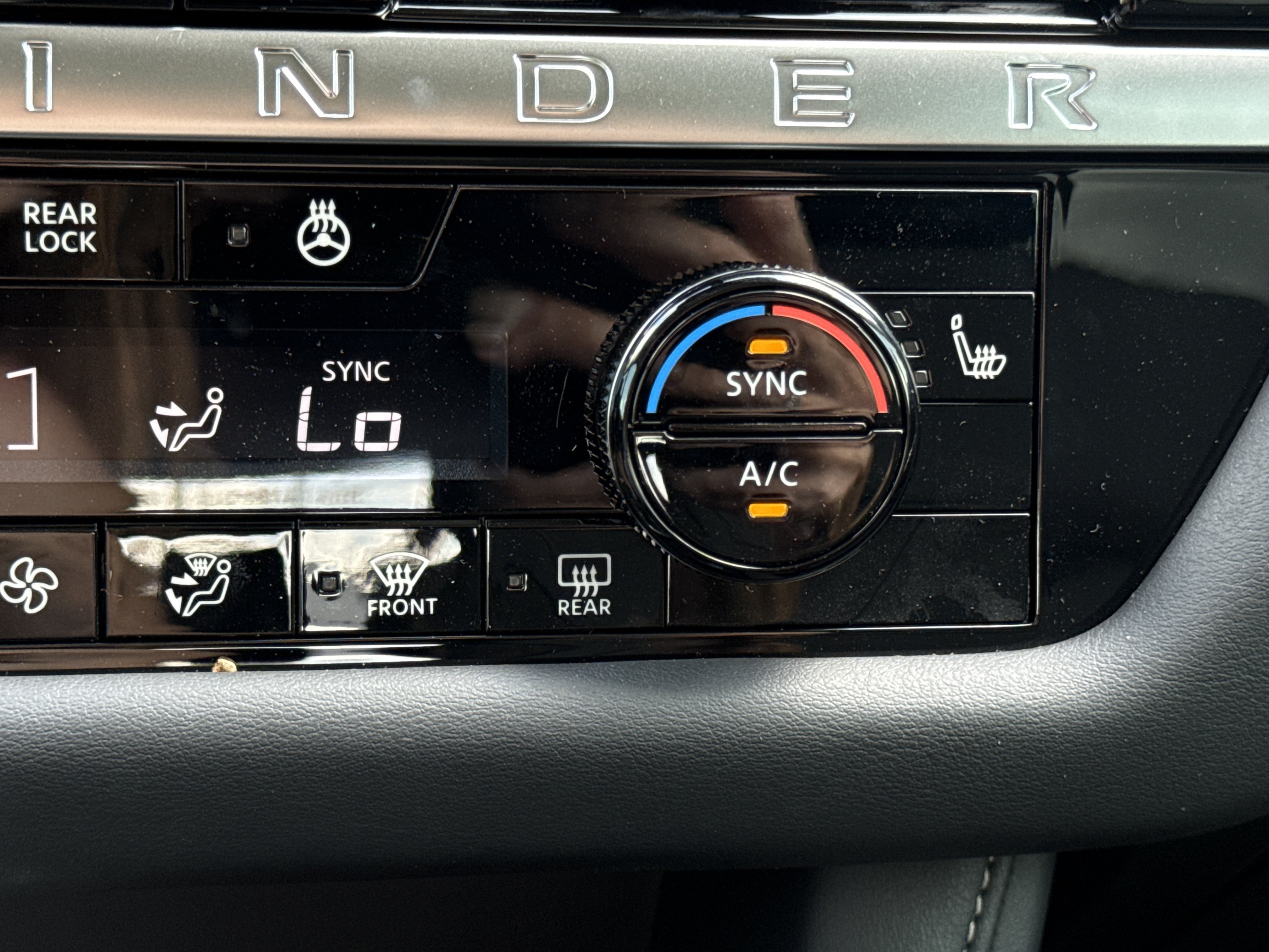 New 2026 Everest White Pearl Tricoat Nissan SL 4WD image 19