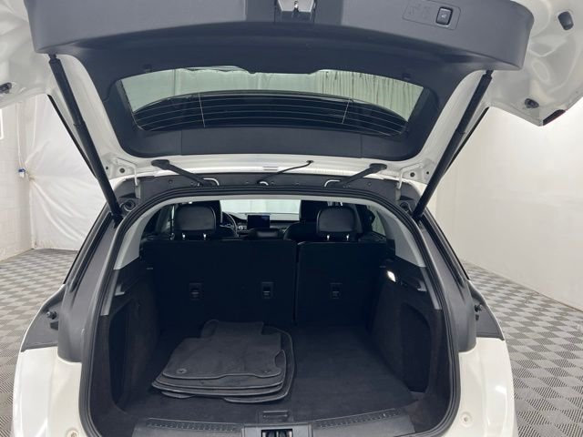 Used 2022 White Lincoln Standard image 8