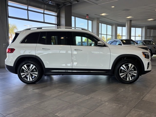 2025 Mercedes Benz GLB 250 photo 2