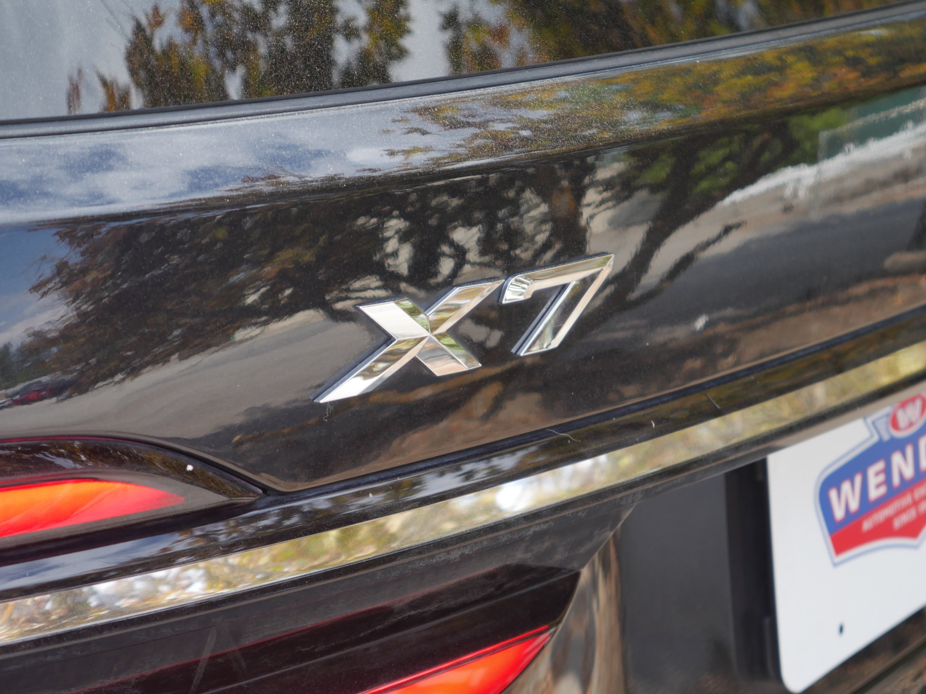 Used 2023 Carbon Black Metallic BMW xDrive40i image 21