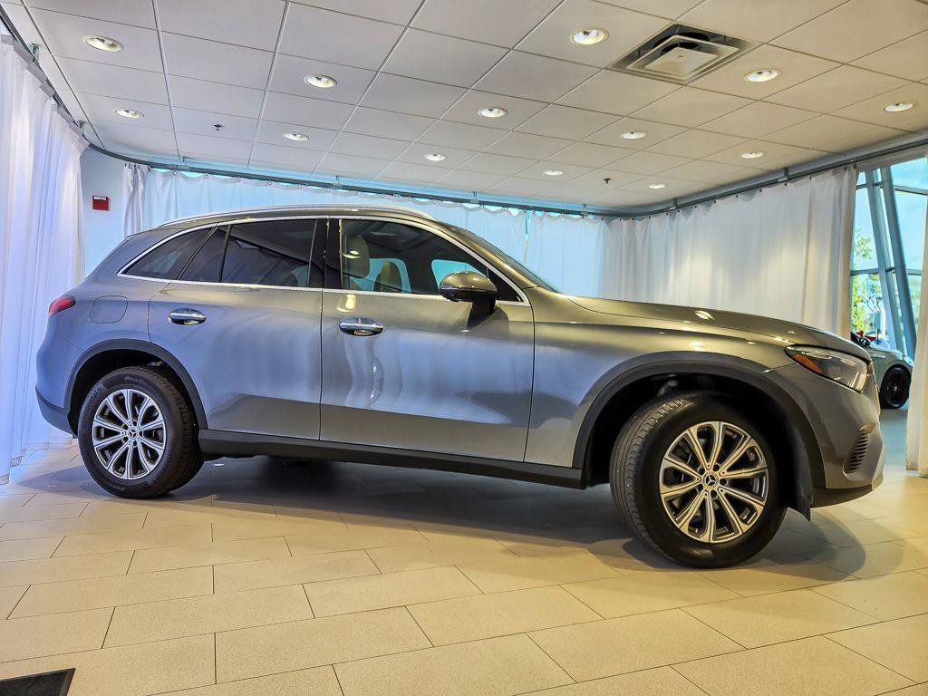 Used 2023 Selenite Gray Metallic Mercedes-Benz GLC 300 image 5