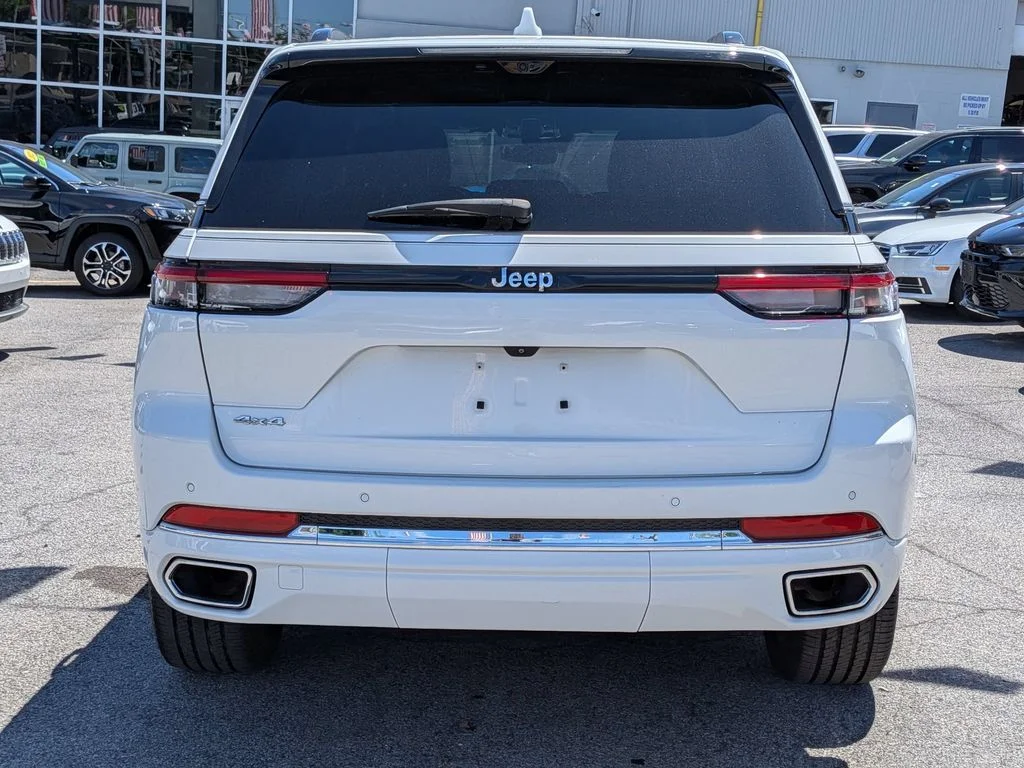 Used 2022 White Jeep Overland image 7