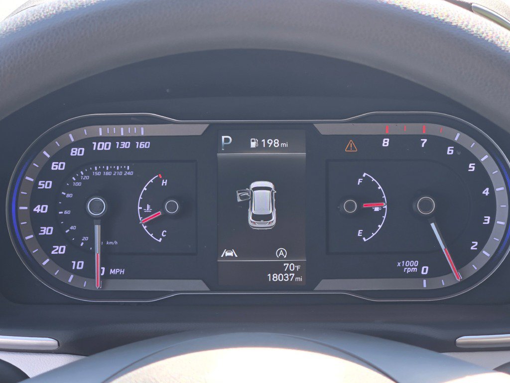 Used 2024 White Pearl Hyundai SE image 28