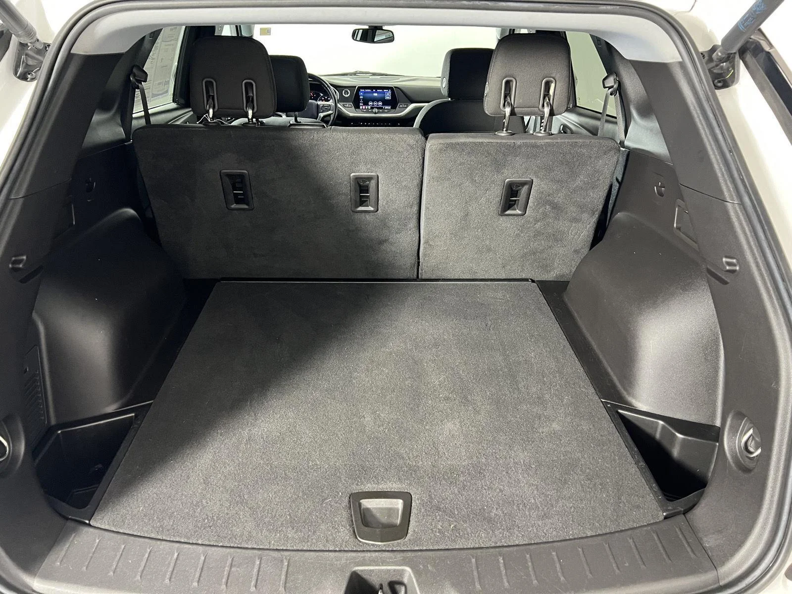 Used 2020 Summit White Chevrolet LT image 26