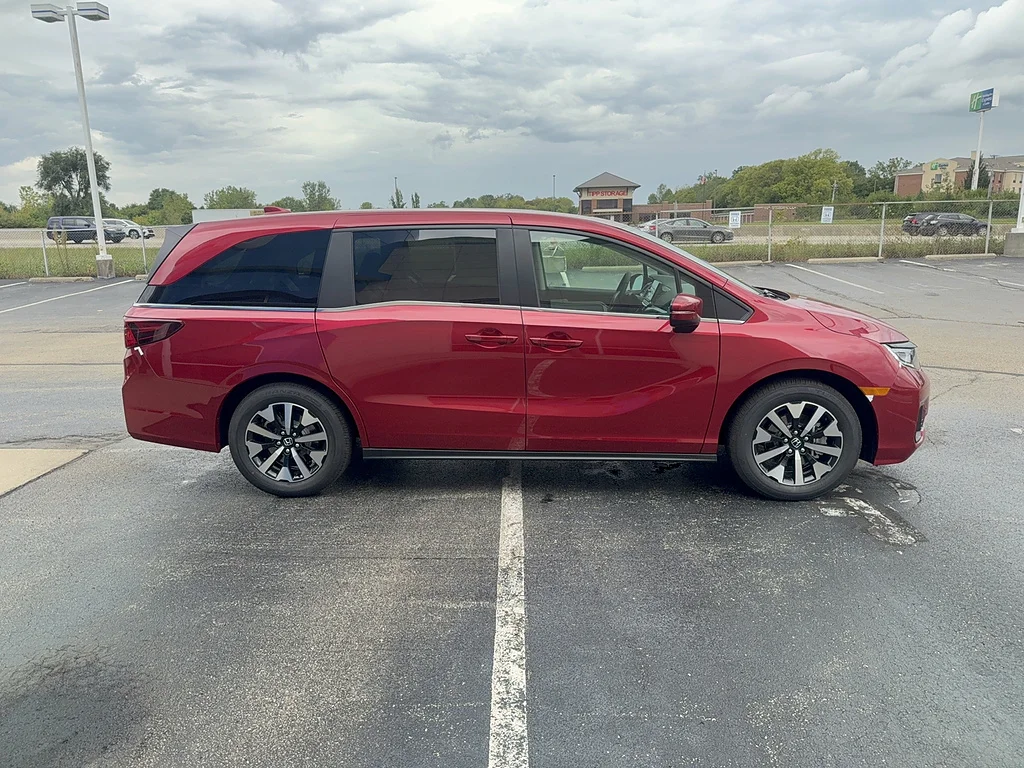 New 2027 Radiant Red Metallic II Honda EX-L image 4