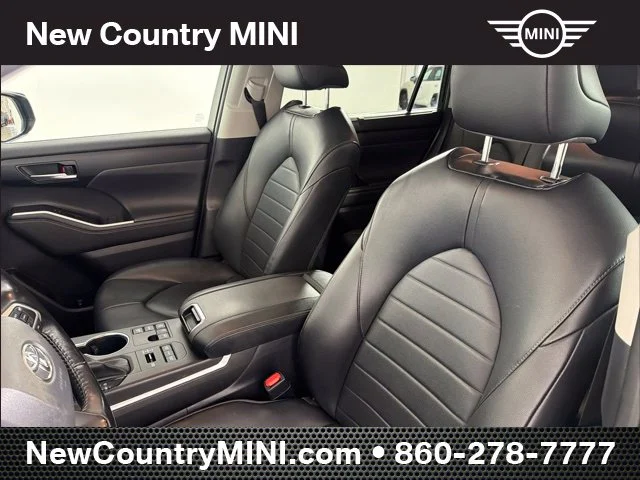 Used 2023 Black Toyota XLE image 11