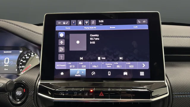 New 2026 Diamond Black Crystal Pearlcoat Jeep Latitude image 14