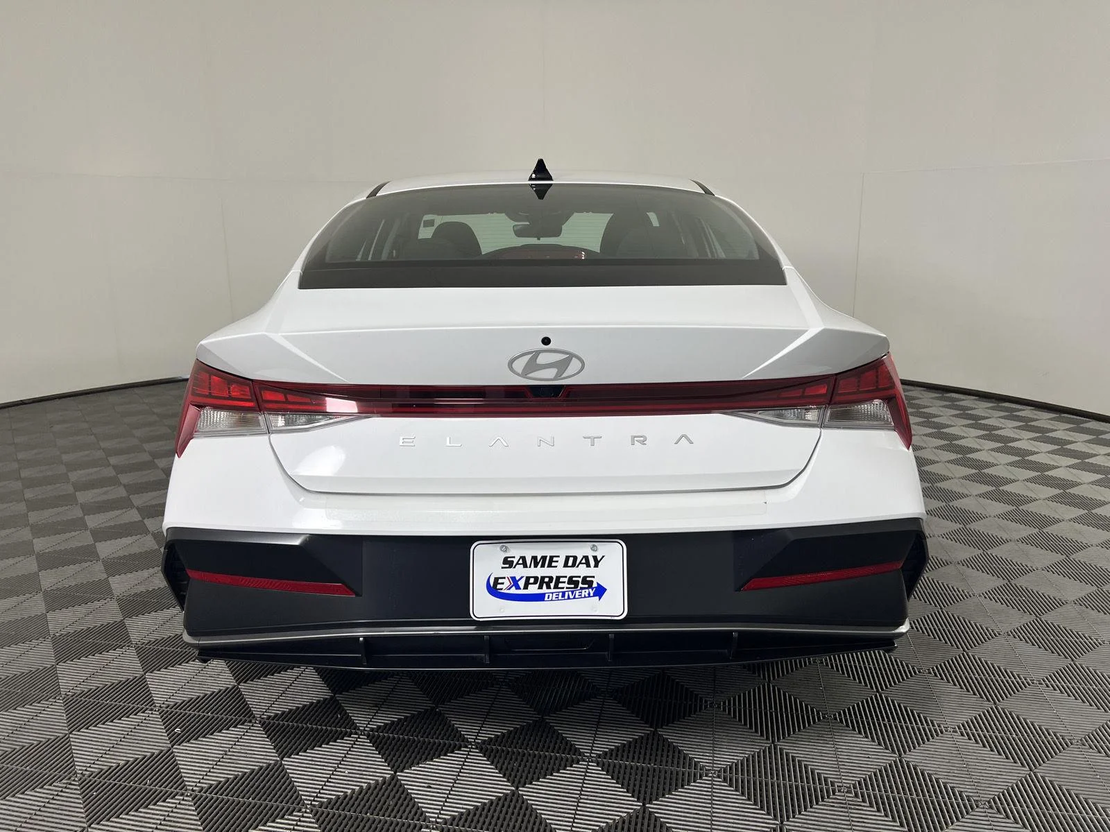 Used 2024 Serenity White Hyundai SEL image 27