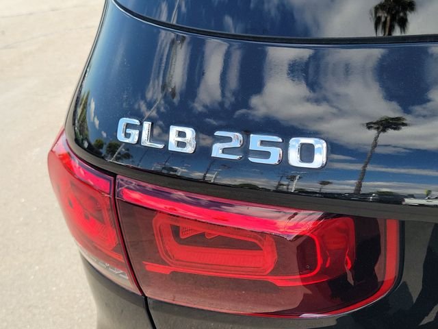 Certified Used 2020 Cosmos Black Metallic Mercedes-Benz GLB 250 image 25