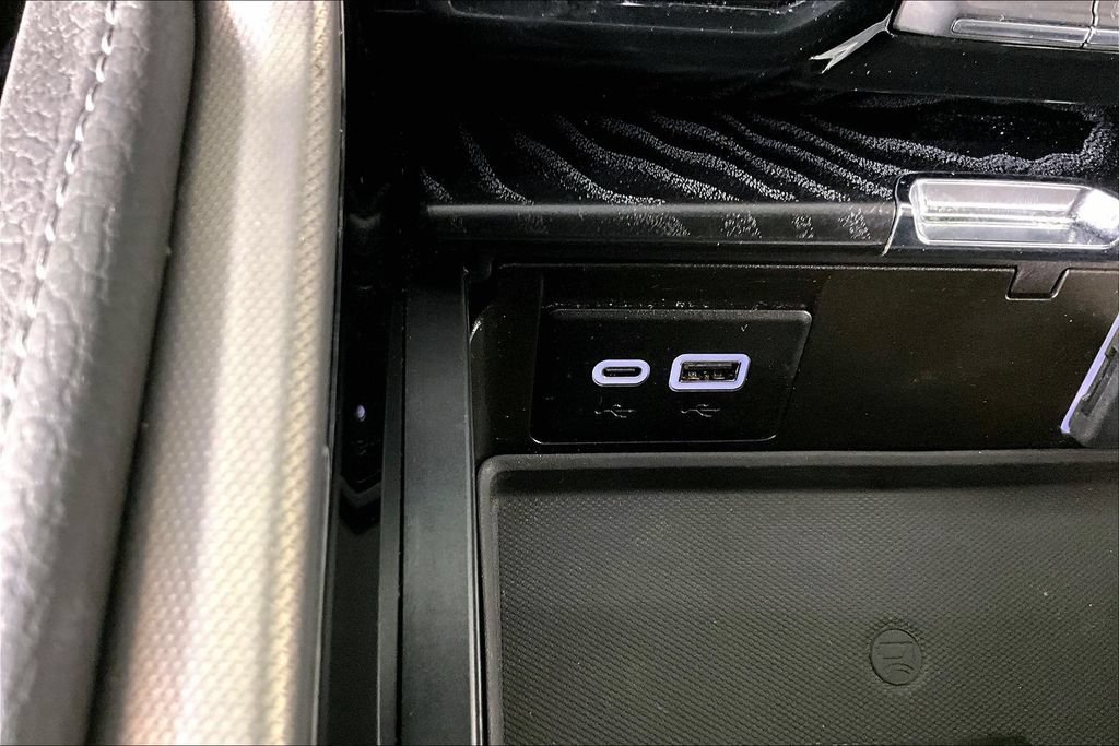 2024 GMC Yukon Denali - Photo 15