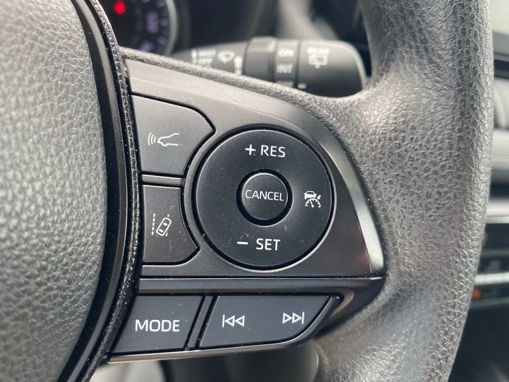 Used 2021 White Toyota XLE image 27