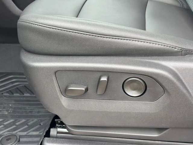 New 2026 Summit White Chevrolet LT Trail Boss image 10