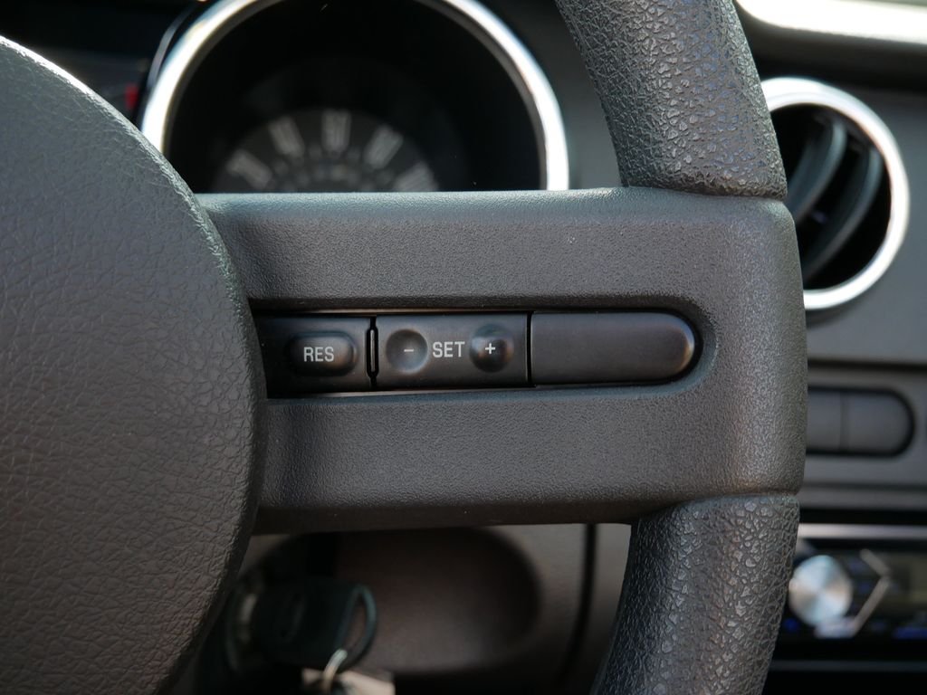 Used 2006  Ford V6 Premium image 20