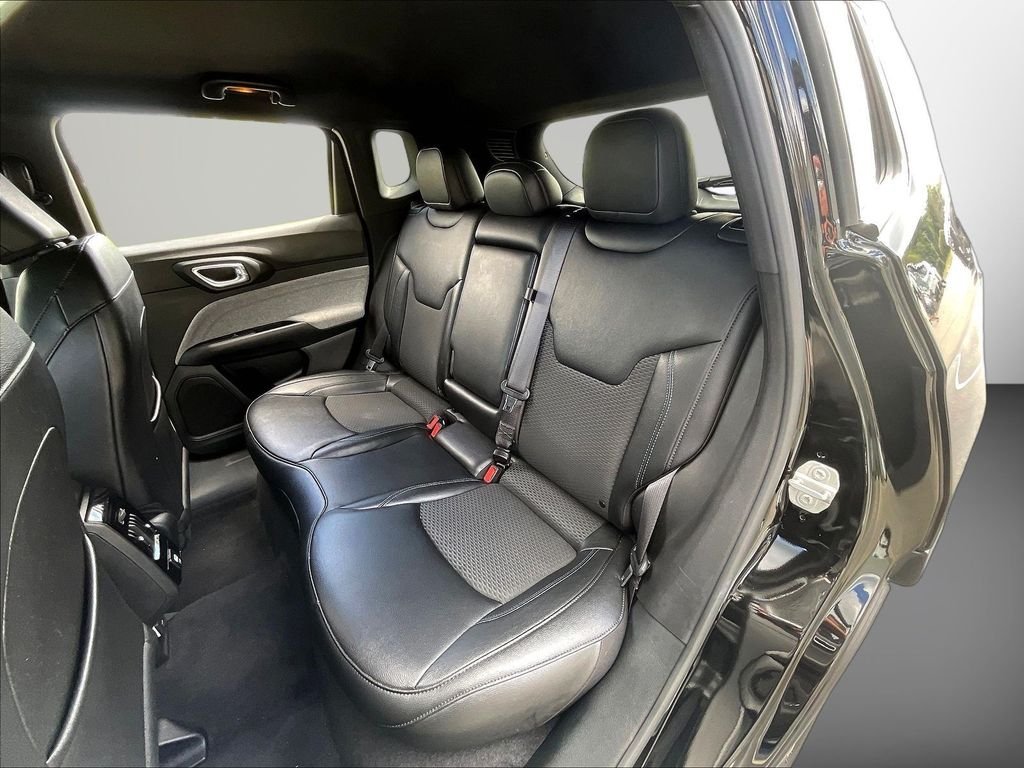 Used 2024 Black Jeep Latitude image 22