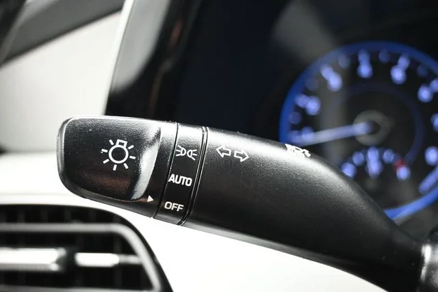 Used 2021 Gray Hyundai SEL image 24