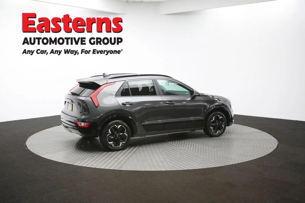 Used 2024 Gray Kia Wind image 40