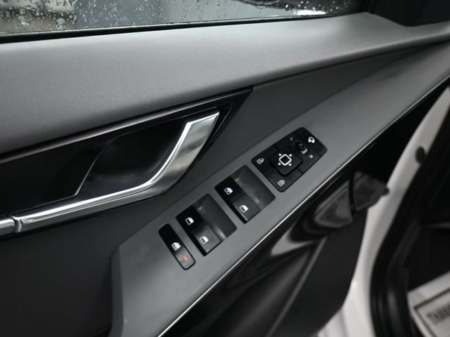Used 2024 White Kia EX Touring image 9