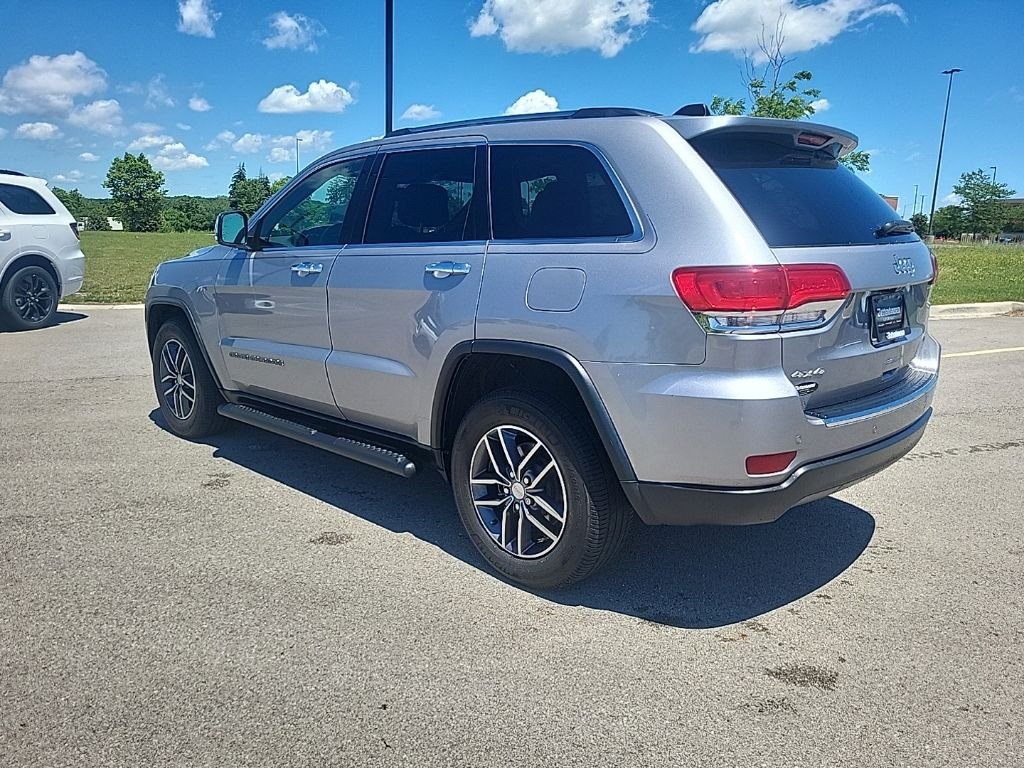 Used 2018 Silver Jeep Limited image 3