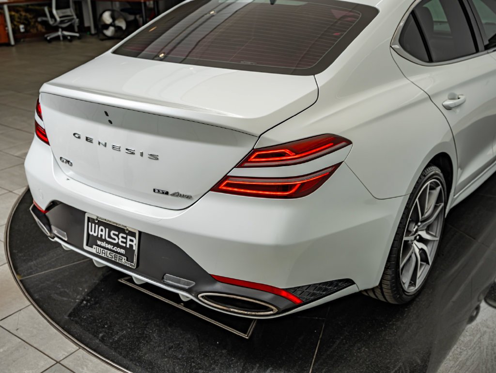 Used 2022 Uyuni White Genesis 3.3T image 16