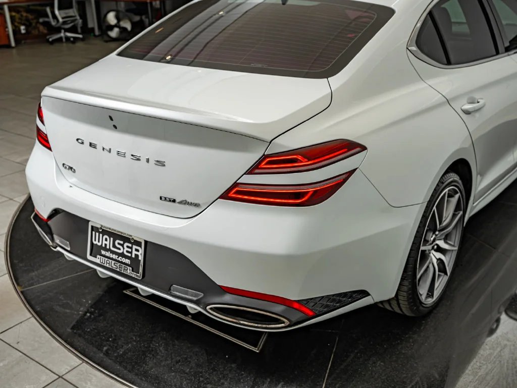Used 2022 Uyuni White Genesis 3.3T image 16