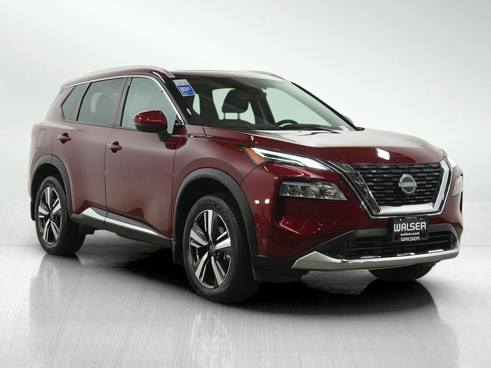 Used 2023 Scarlet Ember Tintcoat Nissan Platinum image 8