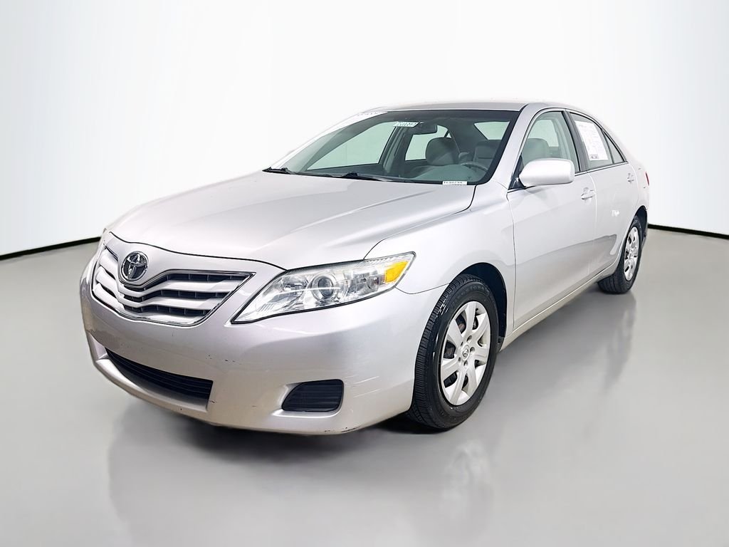 Used 2011 Silver Toyota  image 3