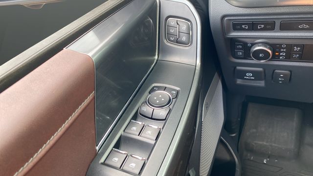 Used 2023 Carbonized Gray Metallic Ford Lariat image 21