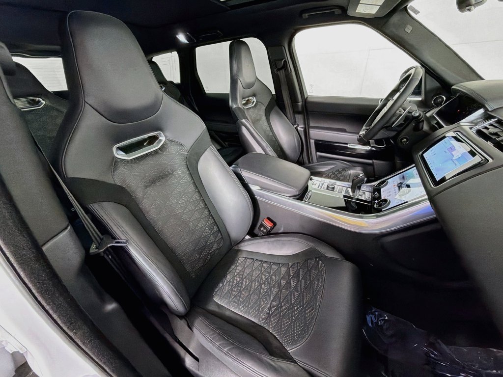 Used 2022 Fuji White Land Rover SVR image 30