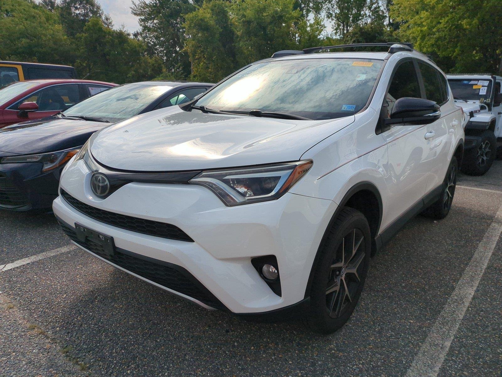 Used 2017 Super White Toyota SE image 6