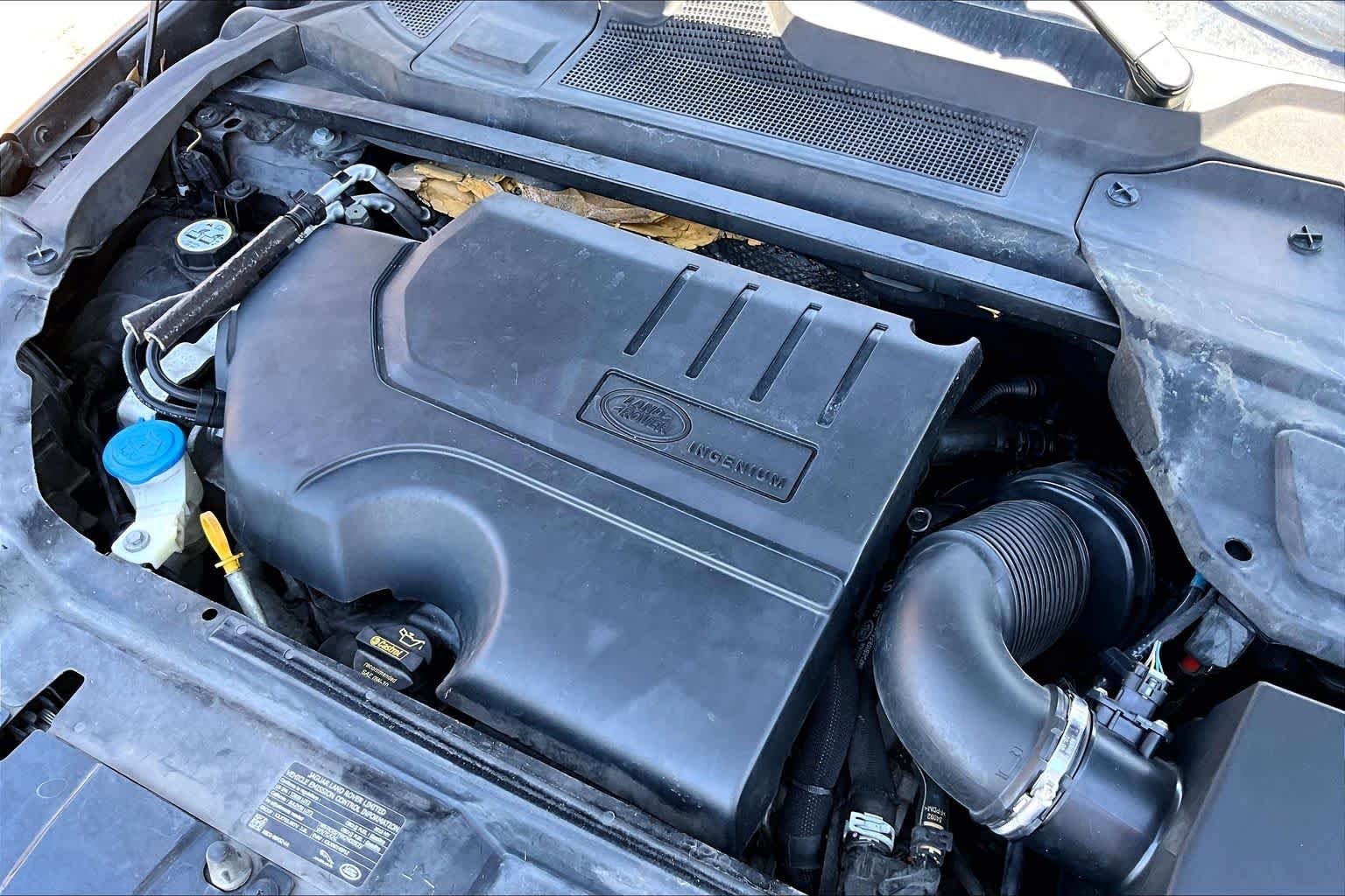 Used 2019 Santorini Black Metallic Land Rover HSE Luxury image 32