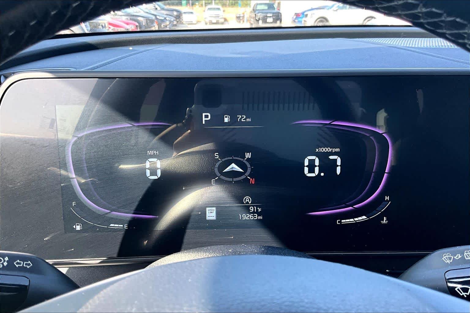 Certified Used 2025 Wolf Gray Kia X-Line image 24