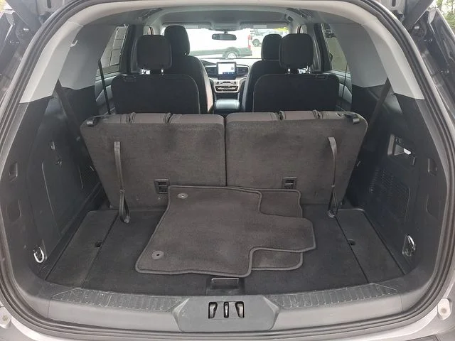 Certified Used 2023 Carbonized Gray Metallic Ford XLT image 29