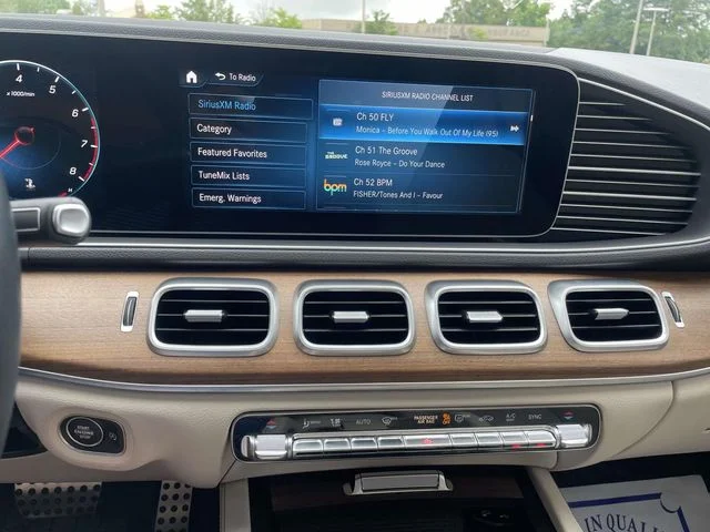 Used 2023 White Mercedes-Benz GLE 350 image 21