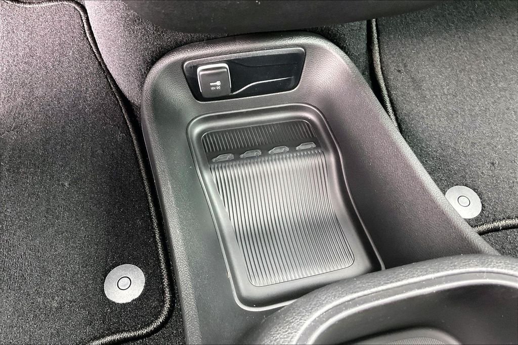 New 2026 Chrysler Pacifica Select 4D Passenger Van