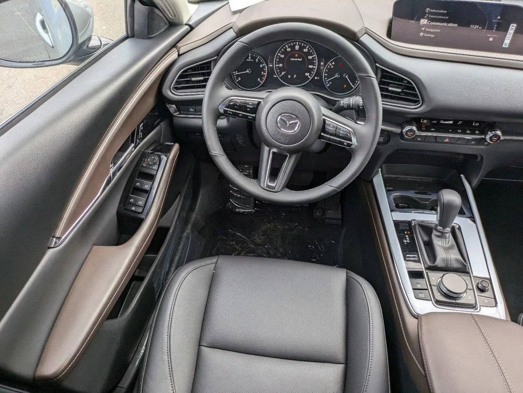 2025 Mazda CX-30 Premium - Photo 18