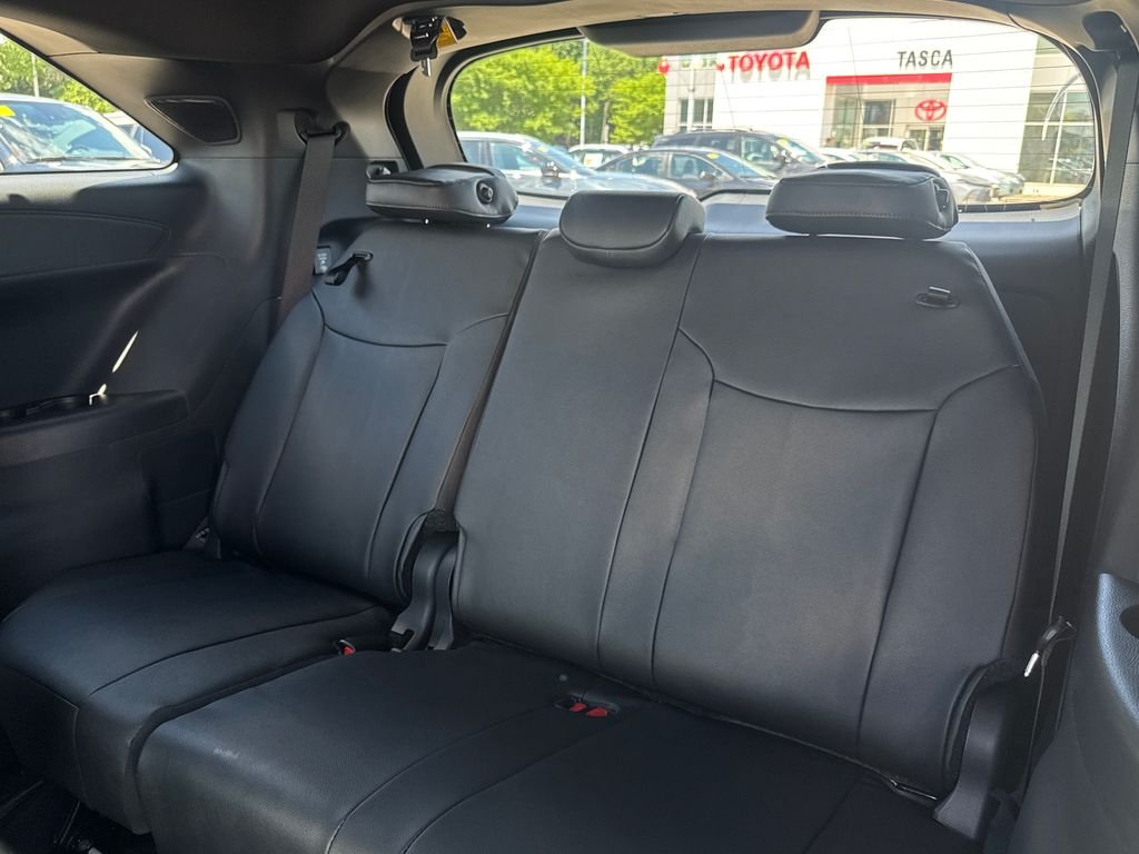 New 2026 Wind Chill Pearl Toyota Platinum image 45