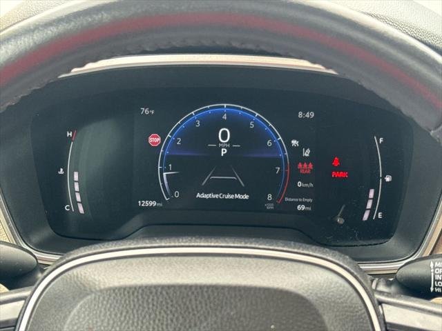 Certified Used 2023 WIND CHILL PEARL* Toyota  image 18