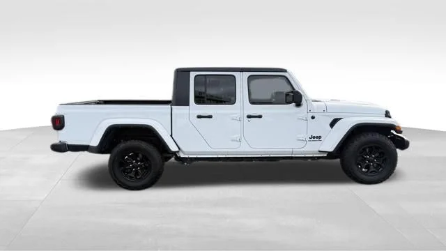 Certified Used 2021 White Jeep Willys image 10