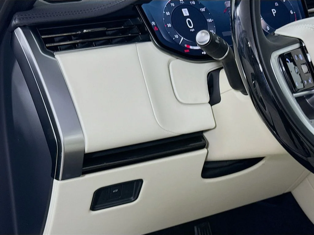 New 2026 Santorini Black Land Rover SE image 10