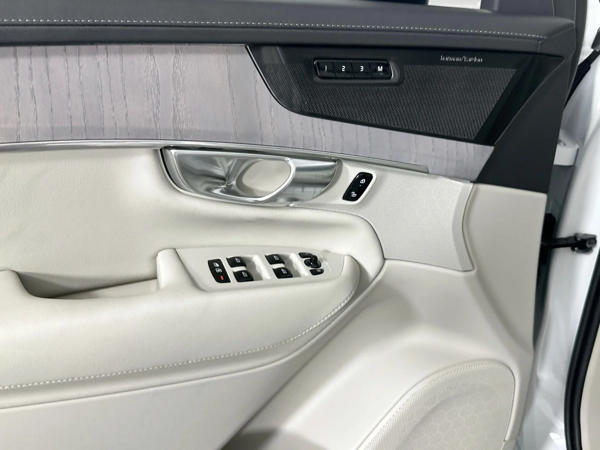 New 2026 White Volvo B6 Ultra image 16