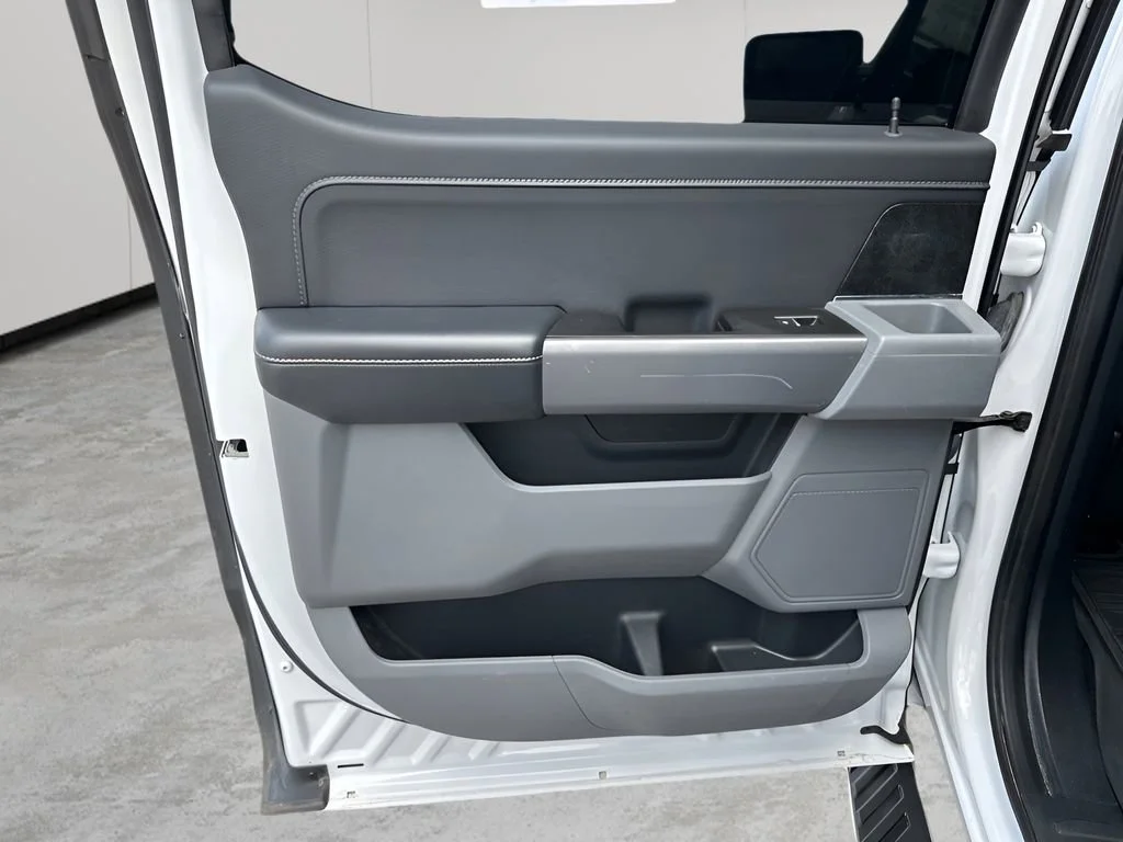Used 2022 White Ford XLT image 19