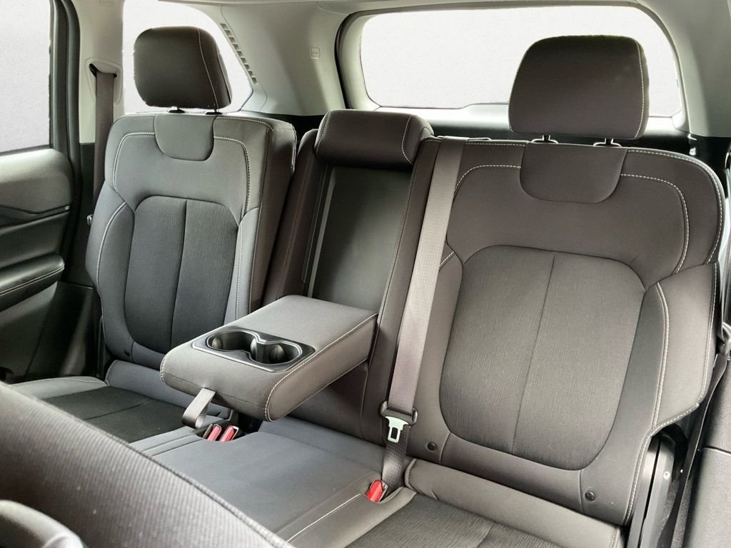 Used 2023 White Jeep Laredo image 9