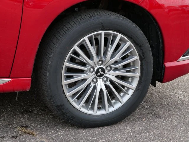 Certified Used 2022 Red Diamond Mitsubishi SEL image 7