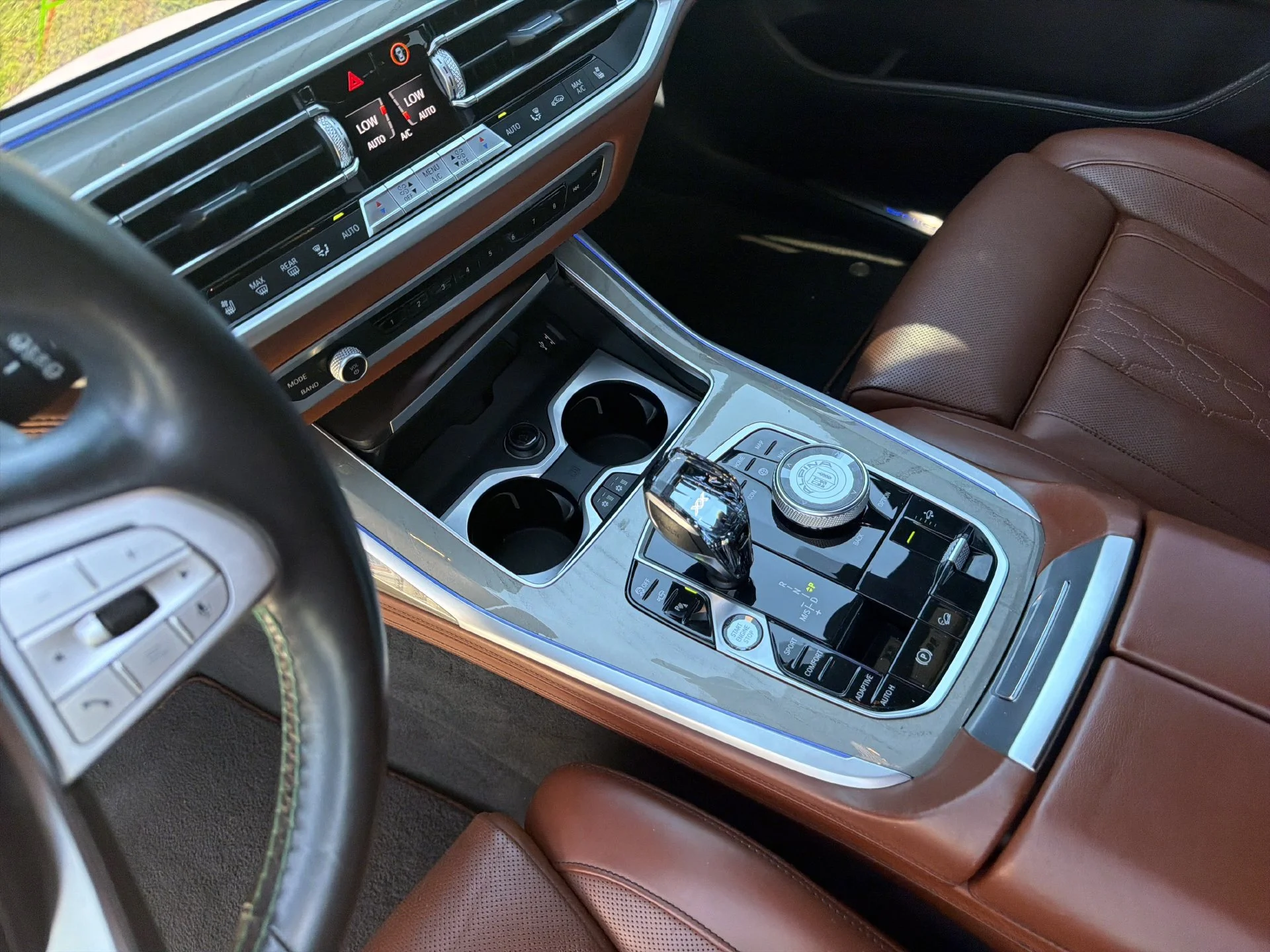 Used 2021 White BMW ALPINA XB7 image 25