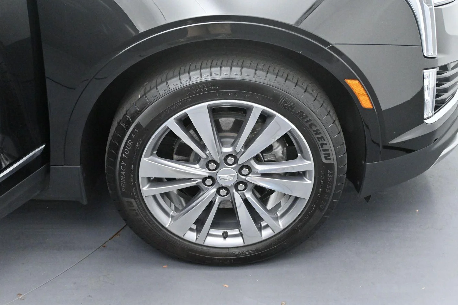 Used 2025 Stellar Black Metallic Cadillac Premium Luxury image 38