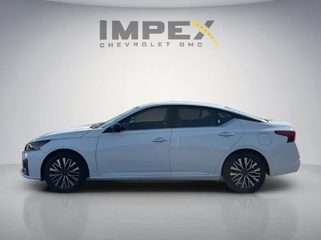 Used 2025 White Nissan SV image 2